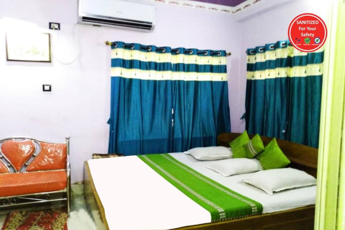 Egyptian cotton sheets, premium bedding, down comforters