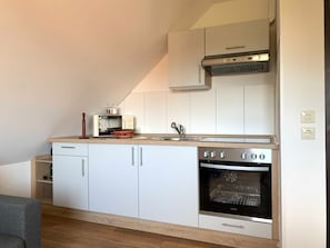 Frigorifero, microonde, forno