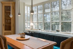 تناول الطعام