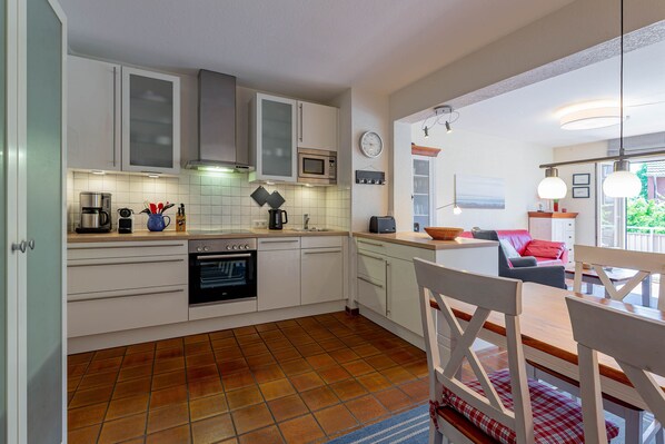 Køleskab, mikrobølgeovn, ovn, opvaskemaskine