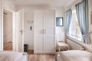 2 Schlafzimmer, Zimmersafe, Schreibtisch, WLAN