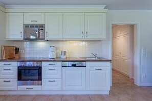 Køleskab, mikrobølgeovn, ovn, opvaskemaskine