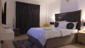 3 slaapkamers, een bureau, een strijkplank/strijkijzer, gratis wifi