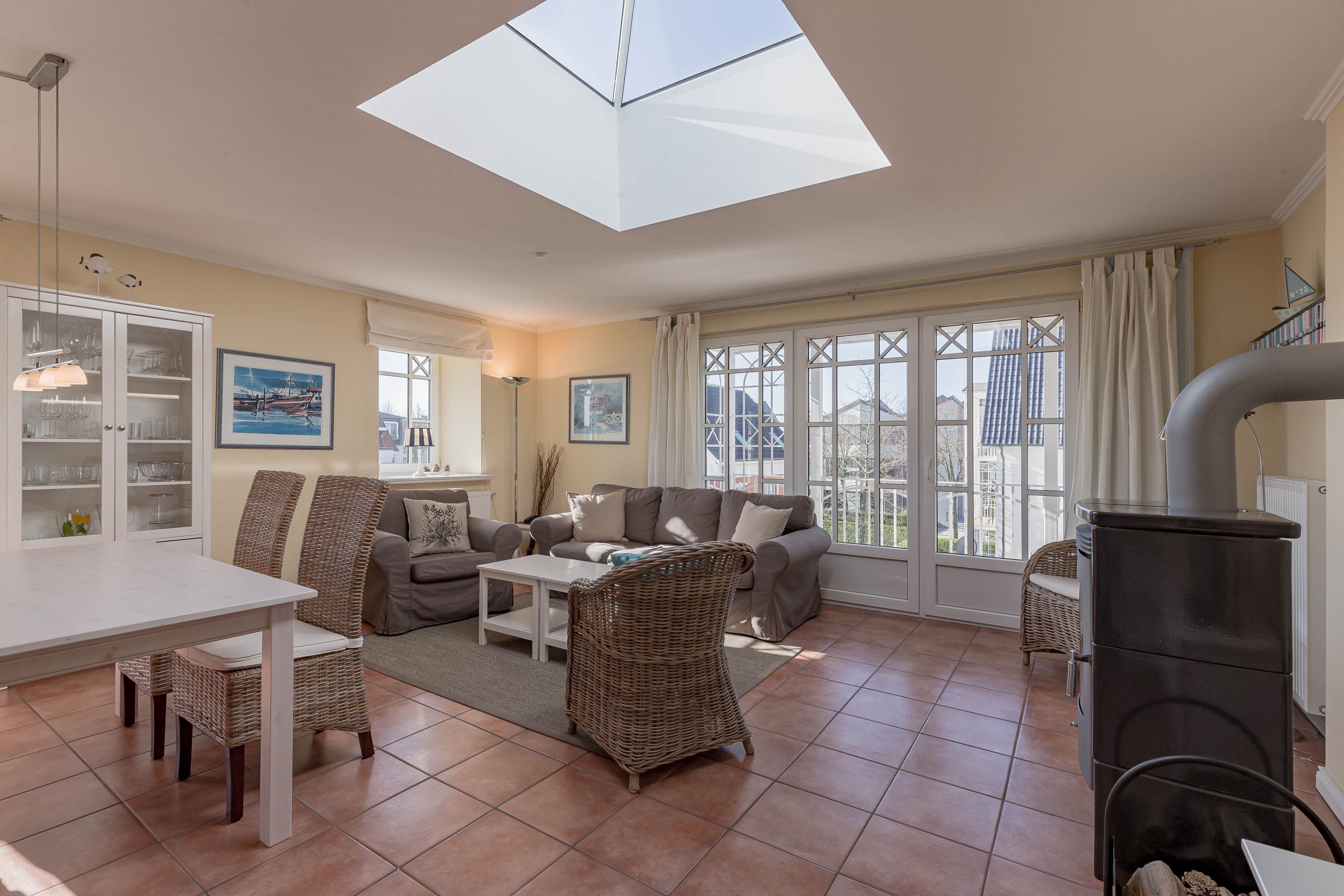 Télévision, cheminée