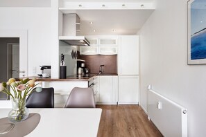 Køleskab, mikrobølgeovn, ovn, opvaskemaskine