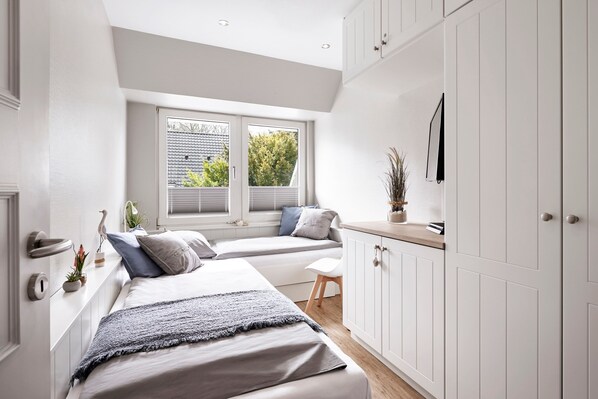 2 bedrooms, in-room safe, WiFi, bed sheets