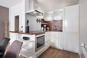 Køleskab, mikrobølgeovn, ovn, opvaskemaskine