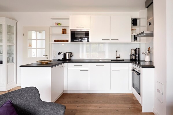 Køleskab, mikrobølgeovn, ovn, opvaskemaskine