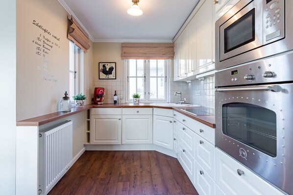 Køleskab, mikrobølgeovn, ovn, opvaskemaskine