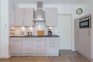 Køleskab, mikrobølgeovn, ovn, opvaskemaskine