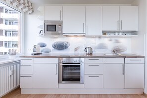 Køleskab, mikrobølgeovn, ovn, opvaskemaskine