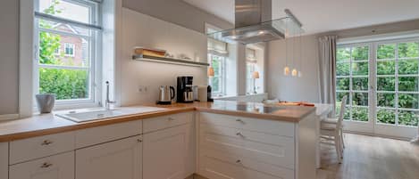 Køleskab, mikrobølgeovn, ovn, opvaskemaskine