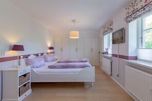 2 Schlafzimmer, Zimmersafe, Schreibtisch, WLAN