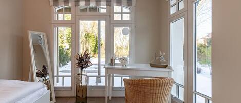 2 عدّة غرف نوم ومكتب وواي فاي وملاءات أسرّة