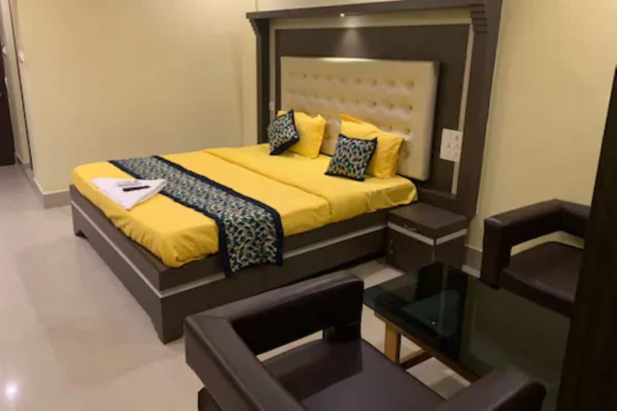 Egyptian cotton sheets, premium bedding, down comforters