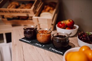 Se sirve desayuno por un coste adicional