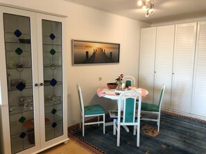 Unclassified image, 5 of 8, button