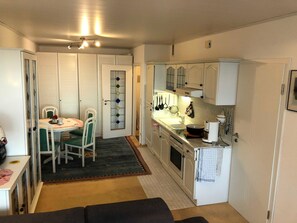 Unclassified image, 5 of 8, button