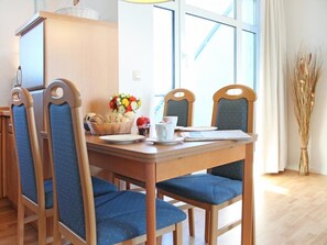 Unclassified image, 3 of 19, button - Haffblick Whg. Ha33, Deutschland (Ostseebad Boltenhagen)