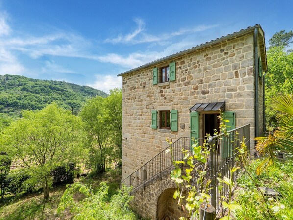 Exterior - Holiday Home in Les Assions near Bois de Païolive (Les Assions)