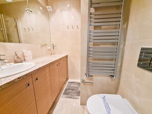Shower, towels - Bałtycka (BA10) - BA10 (Swinoujscie)