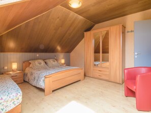 4 Schlafzimmer, Bügeleisen/Bügelbrett, WLAN