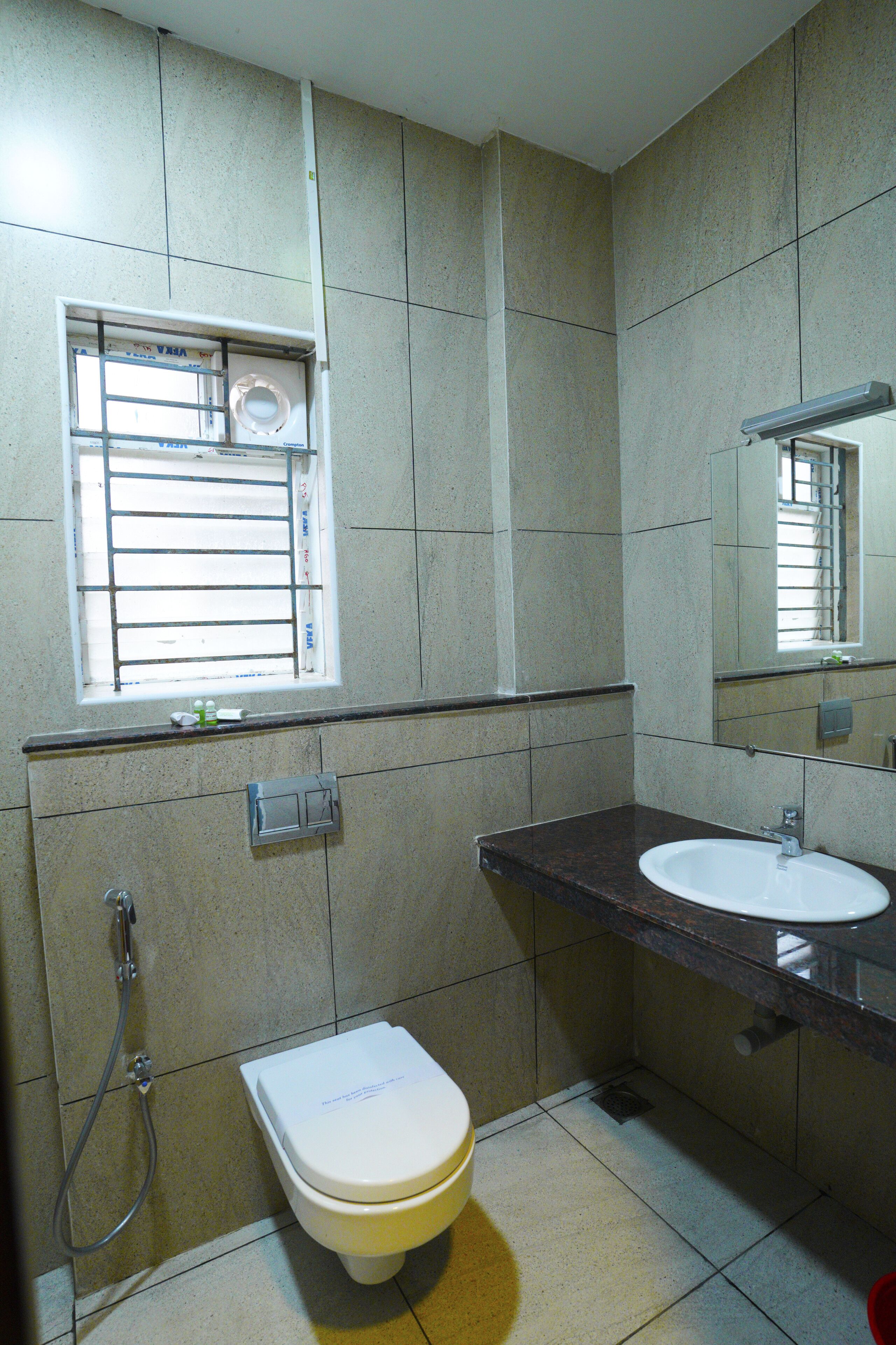 Shower, free toiletries