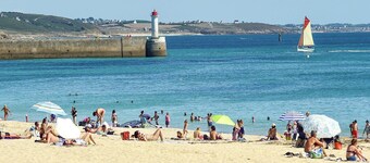 Holiday Home in Pont-Croix near Beaches
