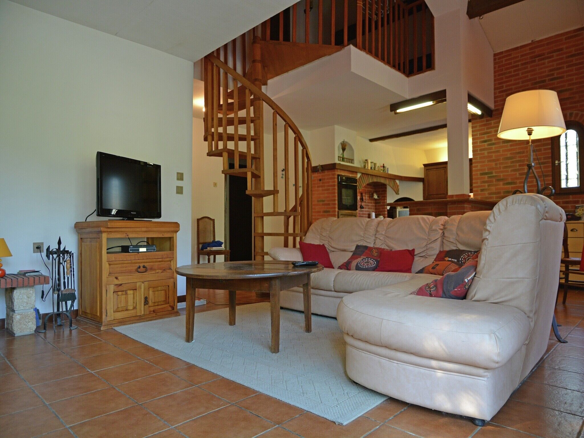 Télévision, cheminée