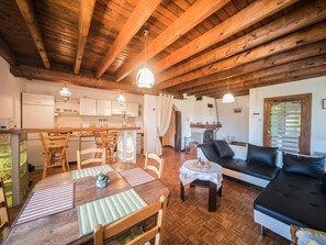 Interior - Apartment in Darney with Meadow Views (Dombasle Devant Darney)