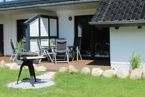 Outdoor dining - Ferienwohnung 3 - Ferienhaus Luise Urlaubslust Trassenheide (Trassenheide)