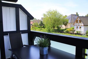 Unclassified image, 4 of 10, button