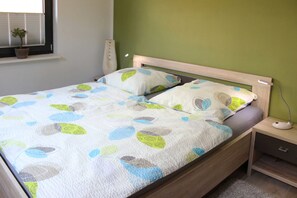2 Schlafzimmer, Reisekinderbett, WLAN, Rollstuhlgeeignet