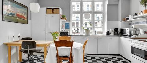 Réfrigérateur, four, plaque de cuisson, lave-vaisselle