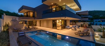 Nice home in Marina with kitchen