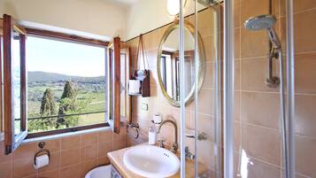 Doccia, asciugacapelli, bidet, asciugamani