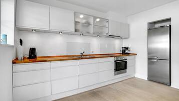 Køleskab, ovn, kogeplade, opvaskemaskine