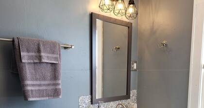 Cute & cozy 1 bedroom apartment - sleeps 4