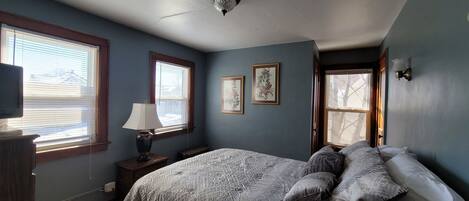 1 chambre, fer et planche à repasser, Wi-Fi gratuit, draps fournis