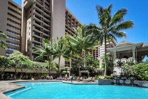 Outdoor pool - 2 bedroom Ocean View Lagoon Tower by Hilton Grand Vacations (Honolulu)