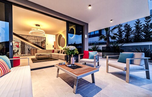 Luxurious home in Marina with sauna