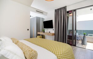 4 bedrooms, in-room safe, travel cot, free WiFi - Beautiful home in Marina with sauna (Marina)