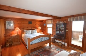 4 bedrooms, desk, free WiFi, bed sheets