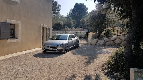 Mas des Rabassos au pied du parc naturel des alpilles