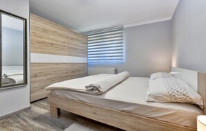 2 bedrooms, in-room safe, travel crib, free WiFi