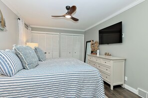 8 habitaciones, tabla de planchar con plancha, internet y ropa de cama 