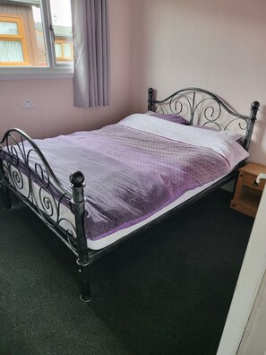 2 bedrooms, iron/ironing board, travel cot, free WiFi