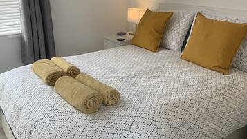 1 Schlafzimmer, BĂŒgeleisen/BĂŒgelbrett, kostenloses WLAN, BettwĂ€sche