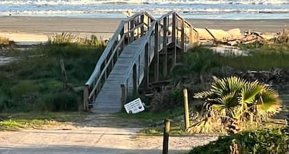 Beach Views from 2 Decks. Last Minute Openings and Reduced Rates. Book Now!