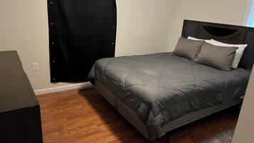 2 bedrooms, desk, free WiFi, bed sheets